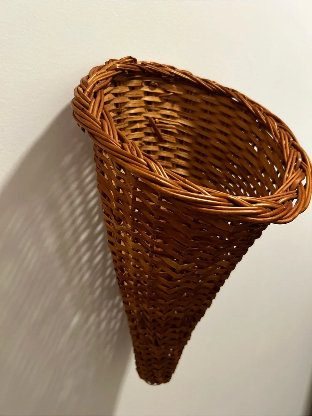Vintage Wicker Cornucopia Hanging Wall Basket Pocket
